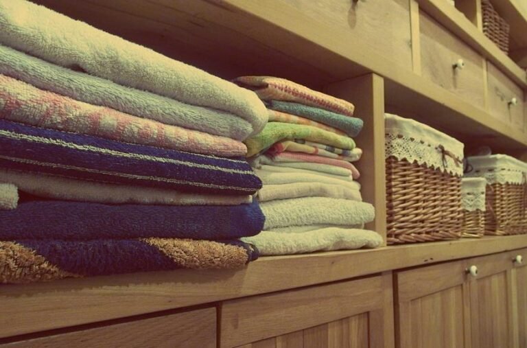 Read more about the article Chic and Stylish Laundry Room Decorating Ideas